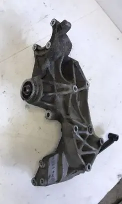 Volkswagen PASSAT B5 Power steering pump mounting bracket 