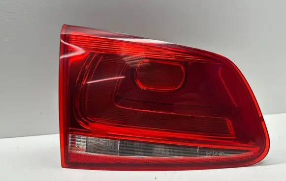 Volkswagen Touareg II Tailgate rear/tail lights 7P6945093A