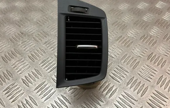 Volvo XC90 Dash center air vent grill 31366453 31417383