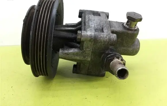 Audi A4 S4 B5 8D Power steering pump 8D0145155L