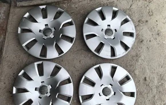 Audi A4 S4 B8 8K R16 wheel hub/cap/trim 8K0601147