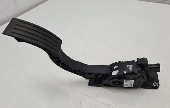 Ford Focus Accelerator throttle pedal EV619F836AA