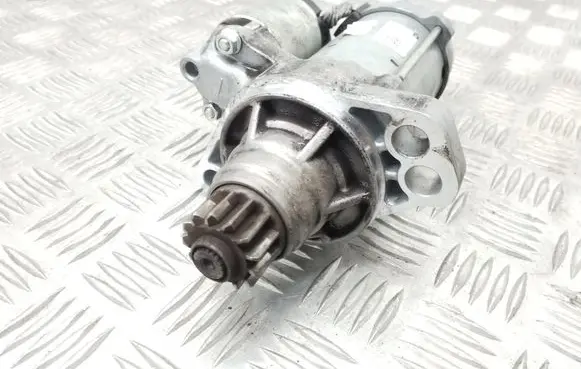 Volkswagen Golf VII Starter motor 02M911024J