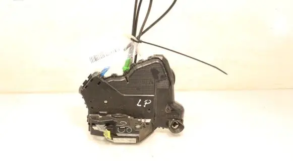 Toyota Auris E210 Front door lock