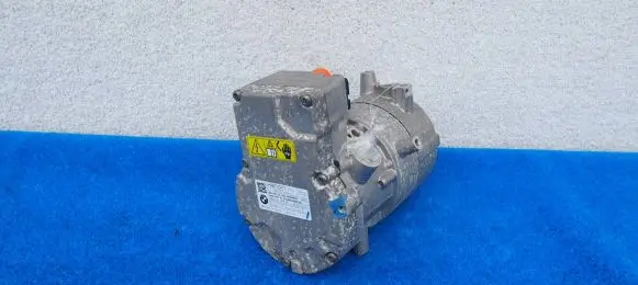 BMW X1 U11 Air conditioning (A/C) compressor (pump) 5A84869