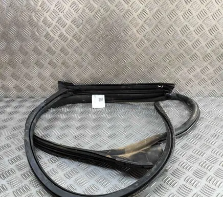 Audi Q8 Rubber seal front coupe door 4M8831707