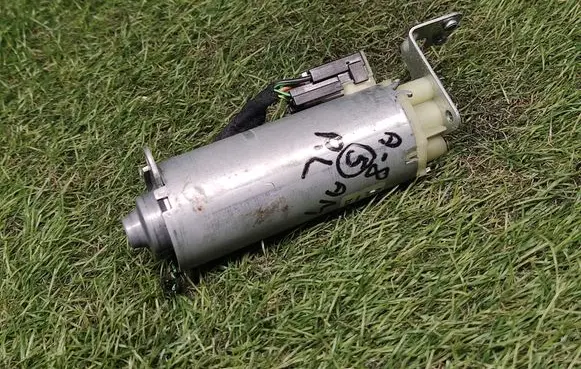 Audi A8 S8 D3 4E Seat adjustment motor 198397104 0130002532