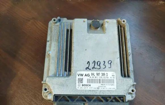Volkswagen Golf VII Engine control unit/module 04l907309d 0281018498