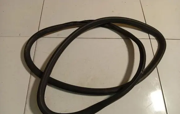 Opel Insignia A Rubber seal rear door 