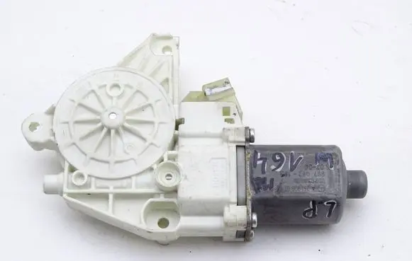 Mercedes-Benz ML W164 Front door window regulator motor A2518200742