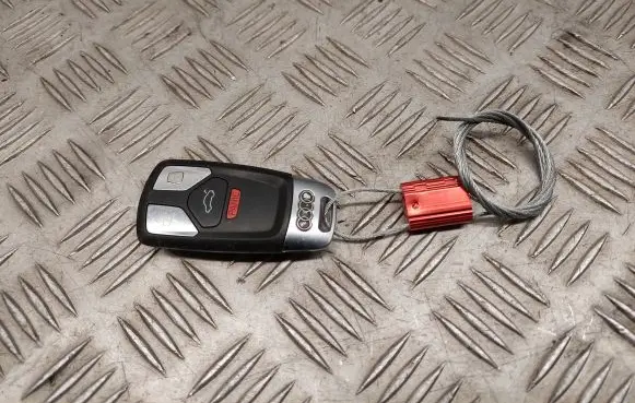 Audi A4 S4 B9 Ignition key/card 4M0959754AA