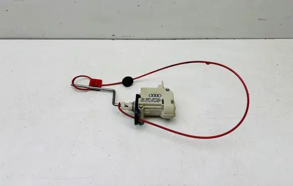 Audi A4 S4 B7 8E 8H Fuel tank cap lock motor 8E0862153A 3B0959781
