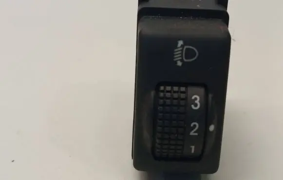 Nissan Pathfinder R51 Headlight level height control switch 
