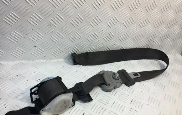 Mitsubishi Pajero Sport I Rear seatbelt TKAB2EN229