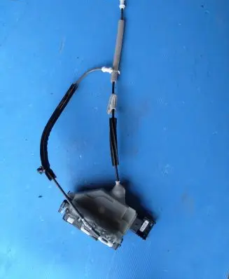 Citroen DS3 Front door lock 261439