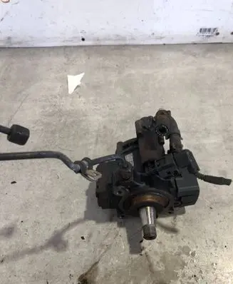 Skoda Octavia Mk2 (1Z) Fuel injection high pressure pump 03L130755E