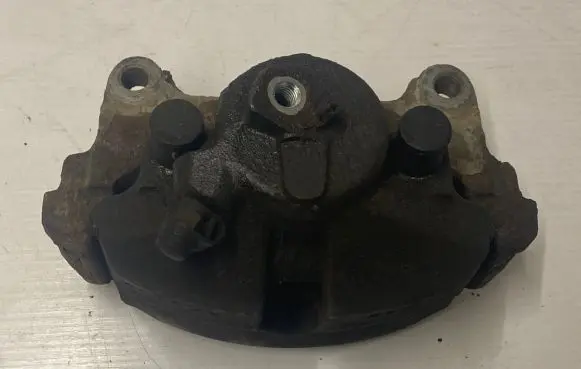 Volkswagen PASSAT B6 Front brake caliper