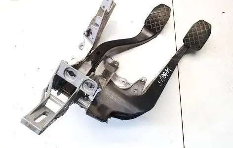 Seat Exeo (3R) Clutch pedal 8e1721117d
