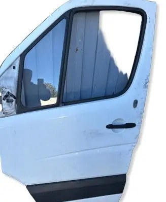 Mercedes-Benz Sprinter W906 Front door 