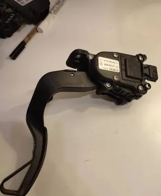Renault Master III Accelerator throttle pedal 8200672371C 6PV00908510