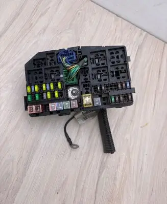 Ford Mondeo Mk III Fuse box set 1S7T14A142AA 71543256