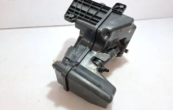 Audi A3 S3 8V Windshield washer fluid reservoir/tank 5G0955453H 5G0955453K 5G0955453