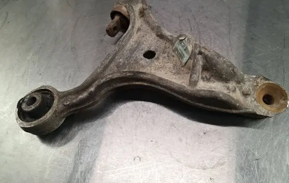 Volvo V70 Front lower control arm/wishbone 9492120