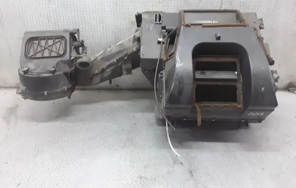 Mercedes-Benz Vito Viano W638 Interior heater climate box assembly A6388302660