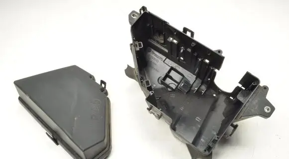 Volvo S90, V90 Fuse box cover 31398000
