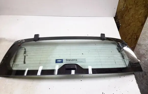 Chevrolet Captiva Rear windscreen/windshield window e1143r000384