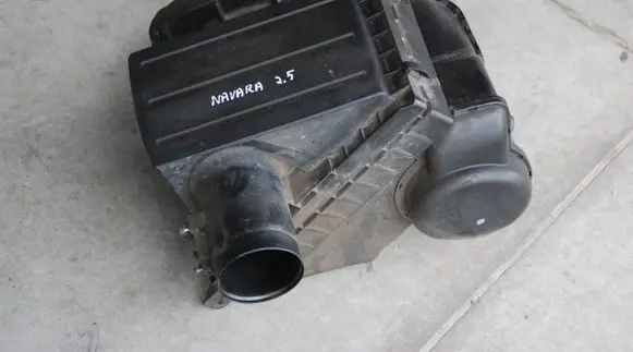 Nissan Navara D40 Air filter box 75jds