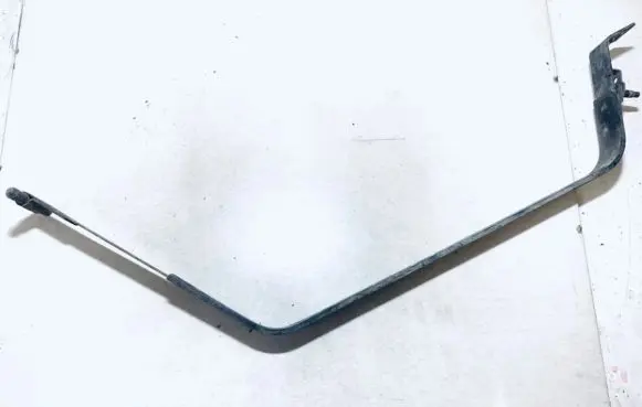 Fuel tank mounting bracket