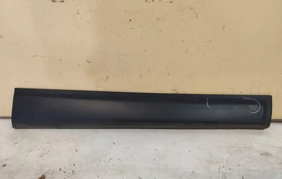 Nissan Qashqai Front door trim (molding) 808704EA0A