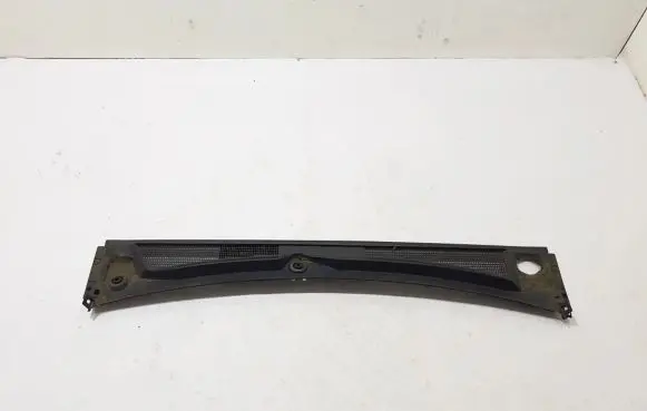 Renault Arkana Wiper trim 668110229R