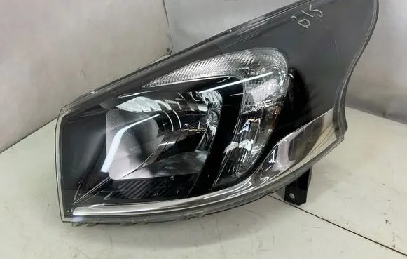 Opel Vivaro Headlight/headlamp 1LE01156503 260603220R 3867957