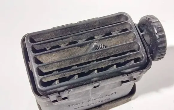 Toyota Avensis T220 Dash center air vent grill 5568605030