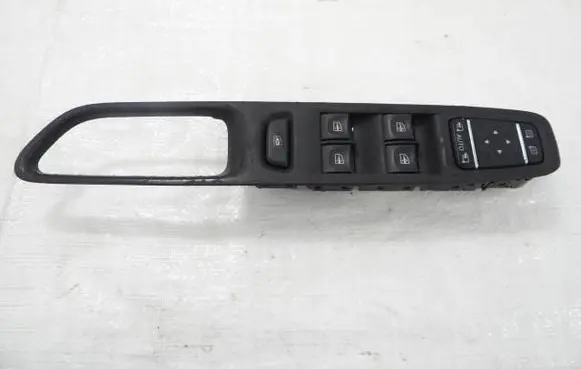 Renault Clio IV Quarter vent window switch 255702886R
