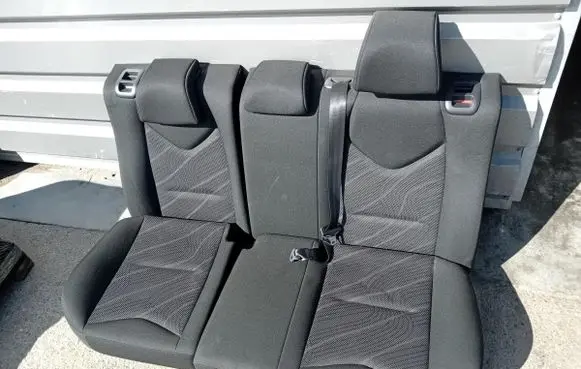 Peugeot 308 Second row seats 