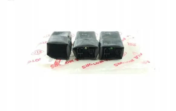 KIA Carnival Fuel pump relay 0K55A18990
