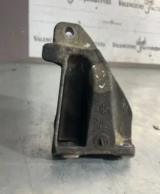 BMW 5 E60 E61 Engine mounting bracket 73681310