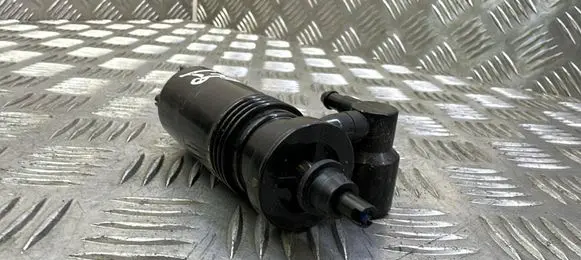 Land Rover Range Rover Sport L494 Windscreen/windshield washer pump 1048413003