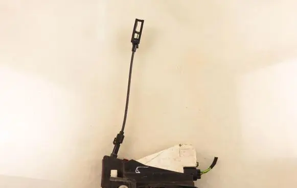 Seat Alhambra (Mk1) Front door lock