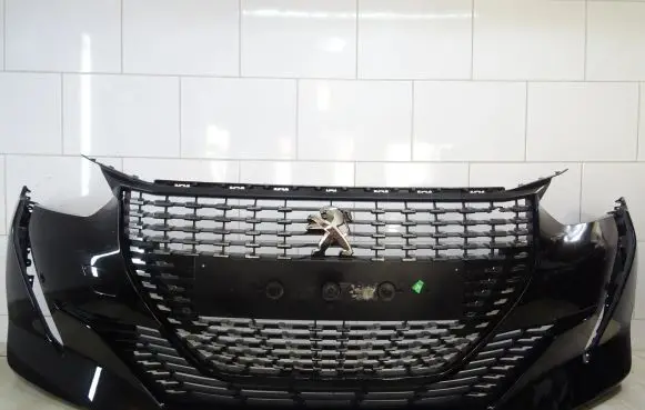 Peugeot 208 Front bumper 9831838880