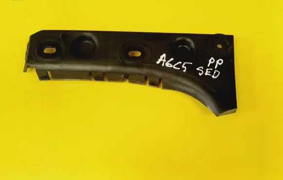Audi A6 S6 C5 4B Front bumper mounting bracket 4B0807284B