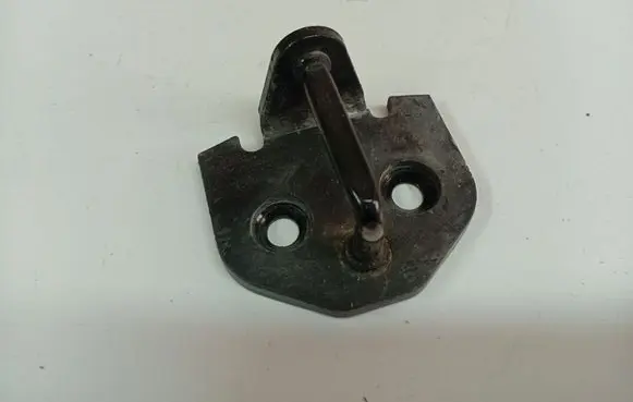 Volvo V50 Front door lock loop/hook striker 30699650