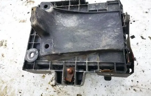 Battery box tray