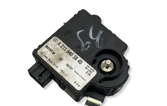Mercedes-Benz CLS C219 Charging relay A2115403845