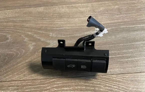 Toyota bZ4X Tailgate/boot open switch button JKGIUU