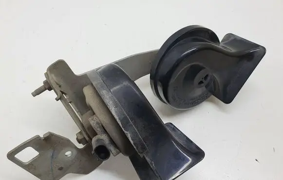 BMW 5 E60 E61 Horn signal 6935709