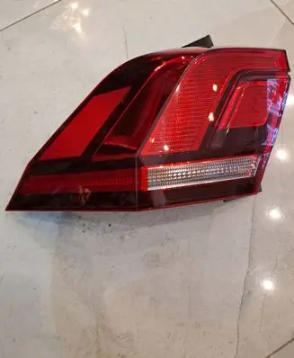 Volkswagen Tiguan Tailgate rear/tail lights